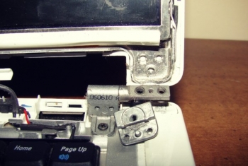 Thay Sửa bản lề laptop lấy ngay tại Tphcm