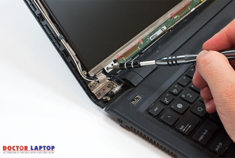Thay màn hình laptop bao nhiêu tiền? Bảng giá chi tiết